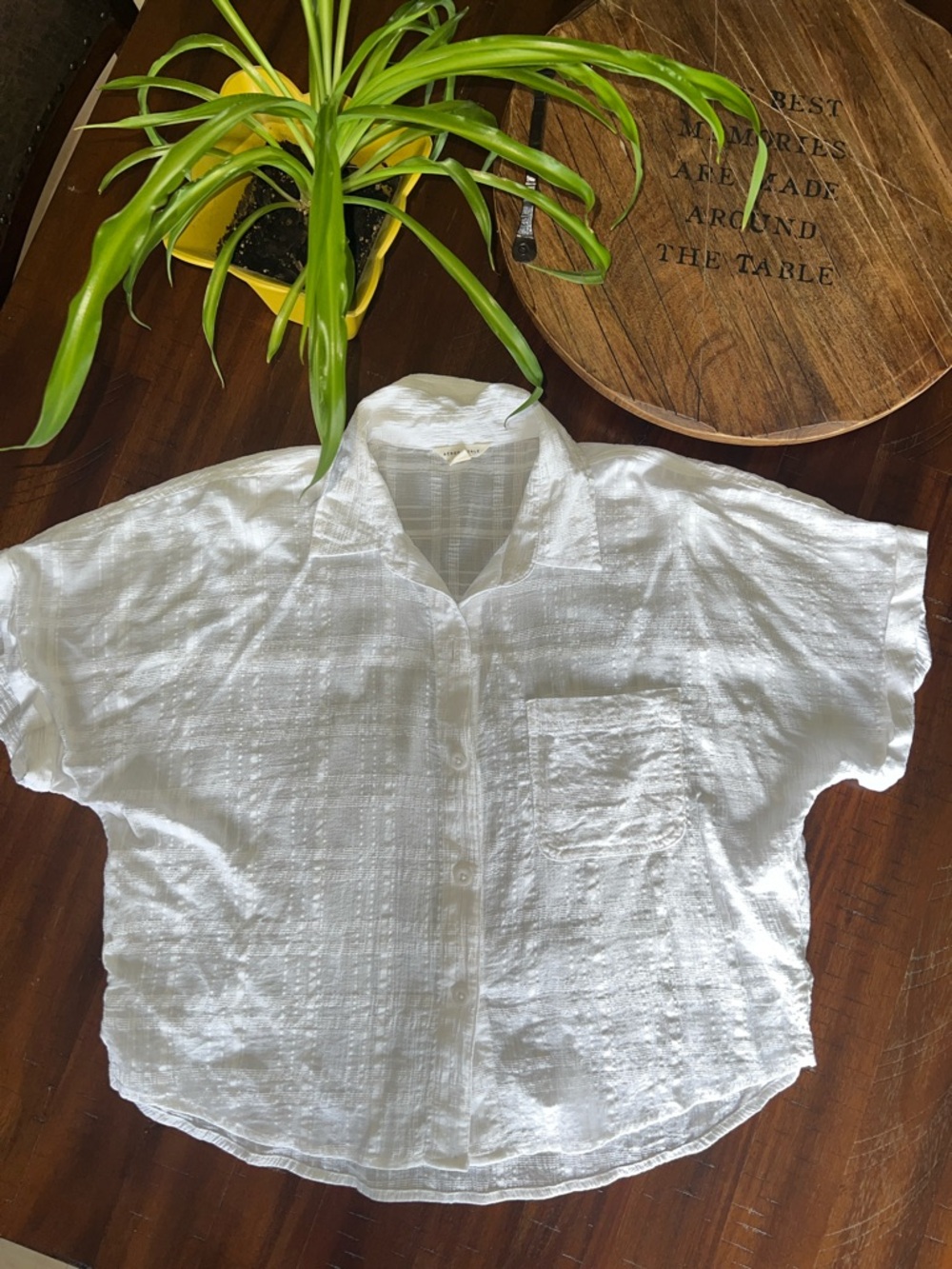 Aeropostale White Short-Sleeve Button-Down Top